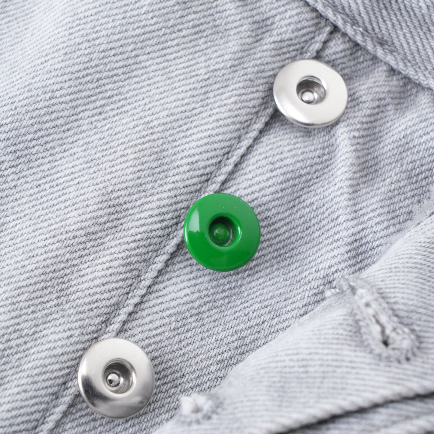 "25 years!" Classic "Green Label Waist tag" grayish-white washed straight-leg versatile jeans