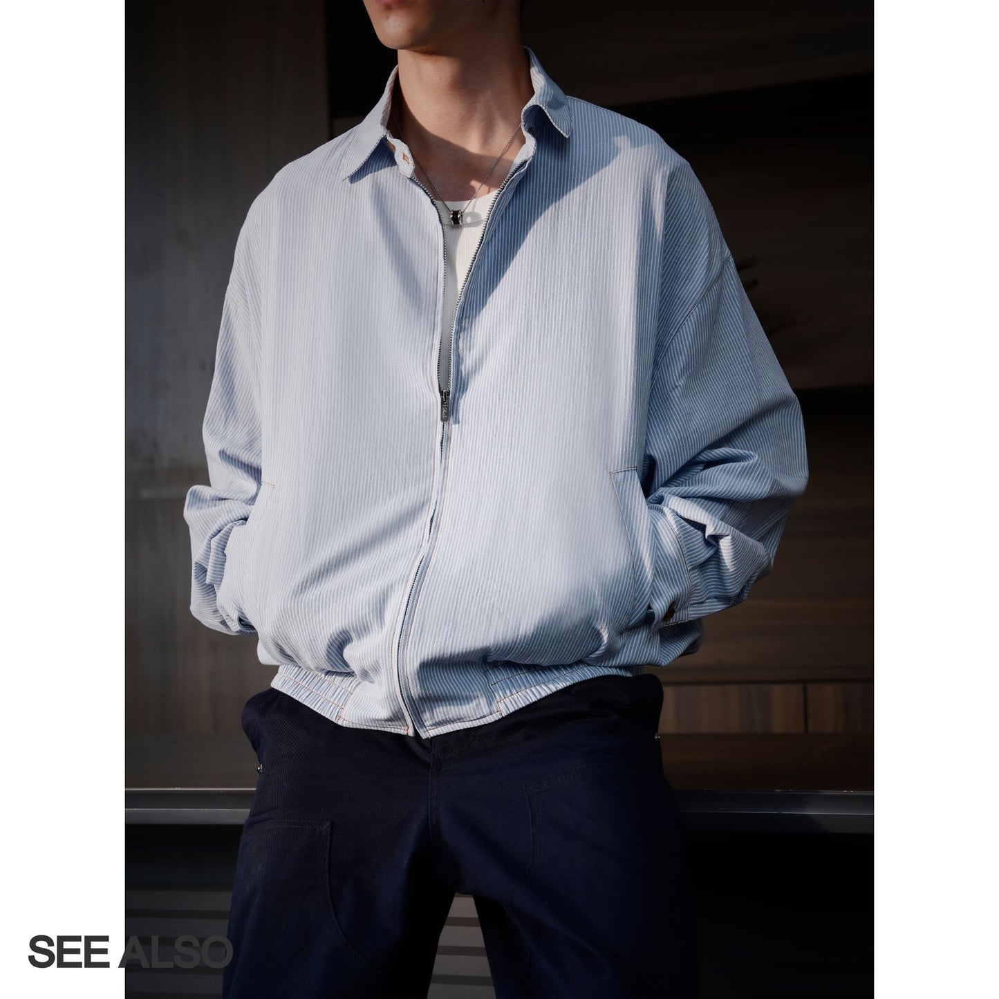 "miu Early Autumn Collection" European-style relaxed minimalist light blue and white striped lapel shirt jacket