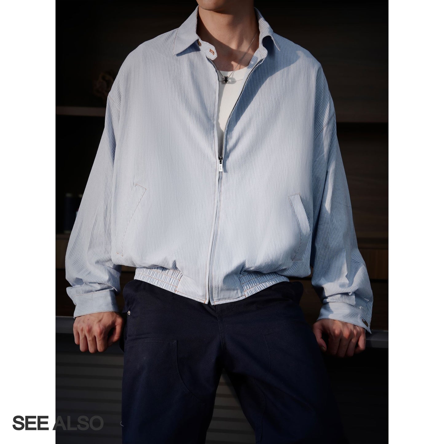 "miu Early Autumn Collection" European-style relaxed minimalist light blue and white striped lapel shirt jacket