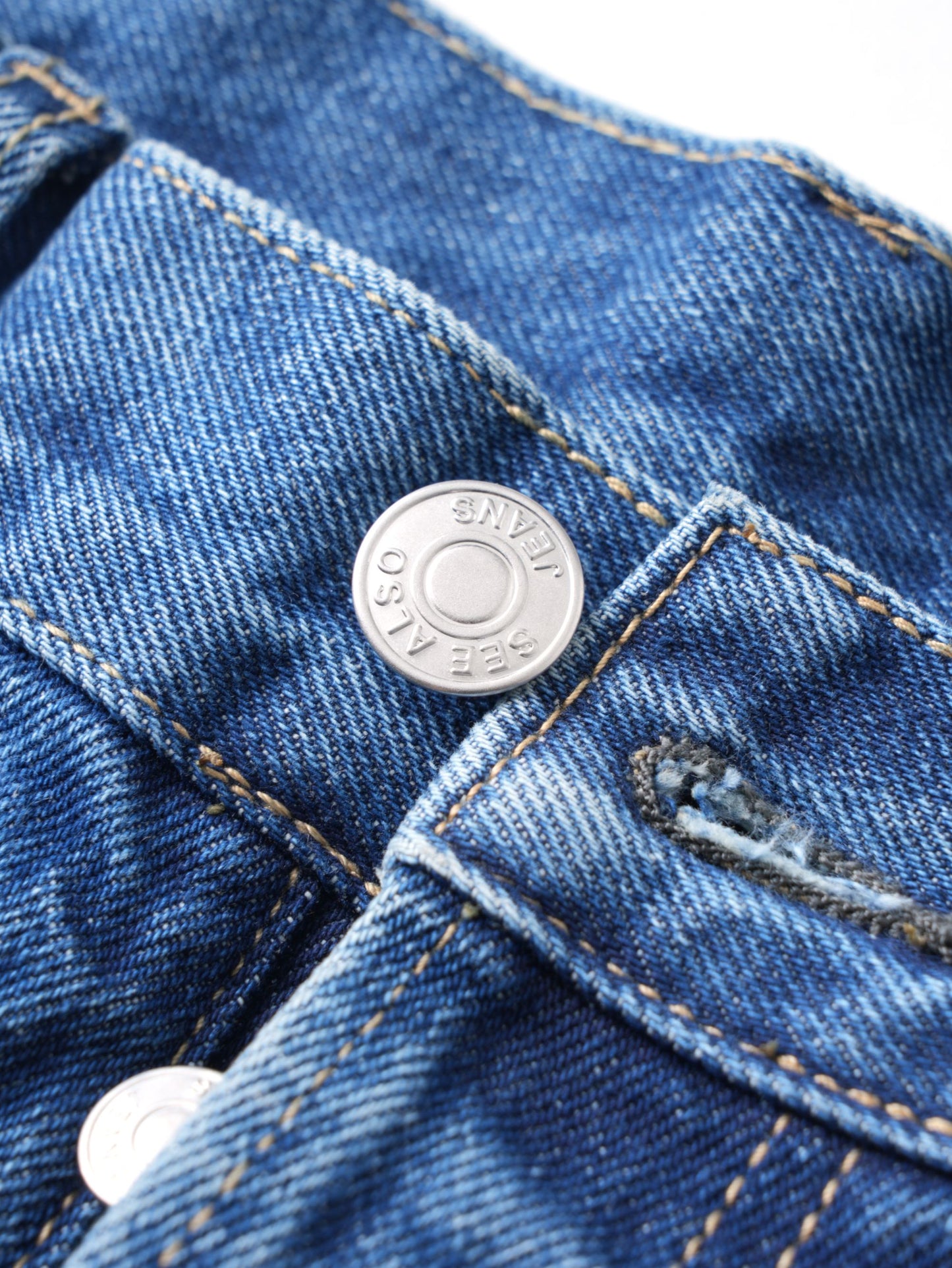 "25 Blue Bull King!" The new and trendy retro jeans are simply fitted with a small silhouette and are worn out by washing water