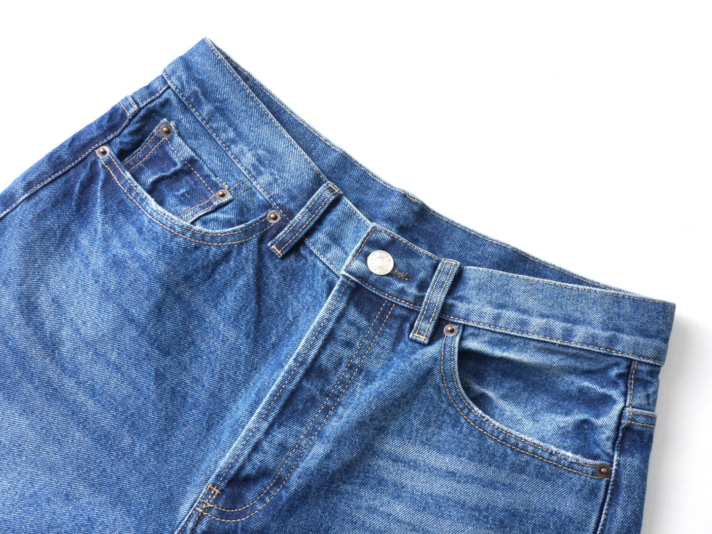"25 Blue Bull King!" The new and trendy retro jeans are simply fitted with a small silhouette and are worn out by washing water