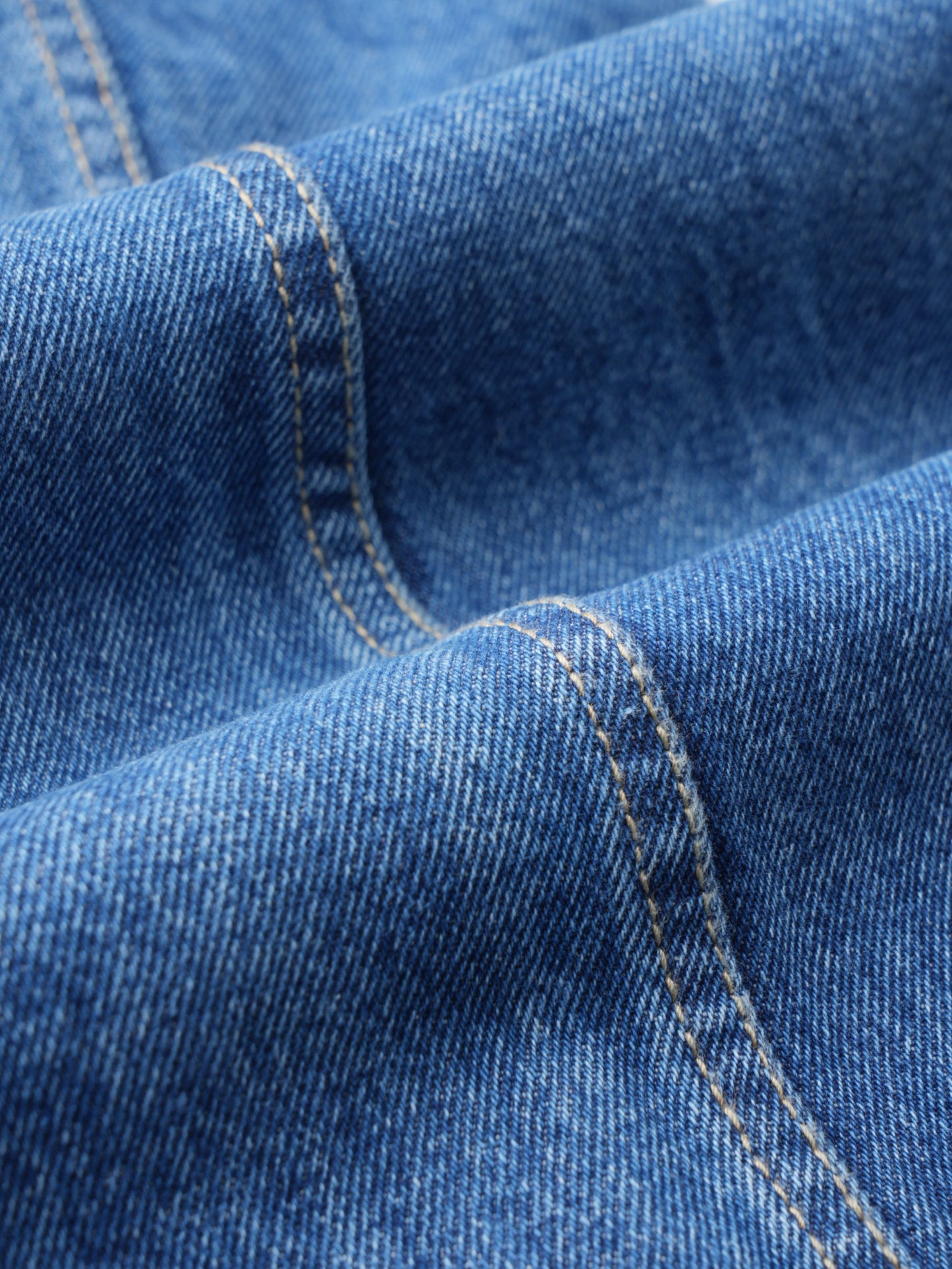 "25 Blue Bull King!" The new and trendy retro jeans are simply fitted with a small silhouette and are worn out by washing water