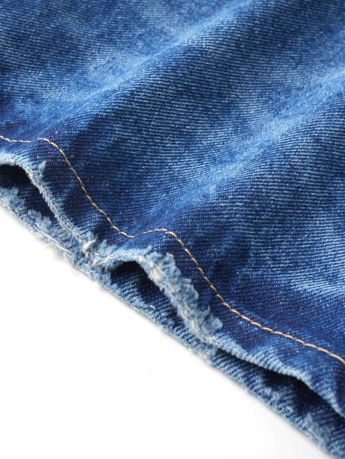 "25 Blue Bull King!" The new and trendy retro jeans are simply fitted with a small silhouette and are worn out by washing water